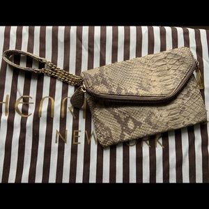 Henri Bendel wristlet